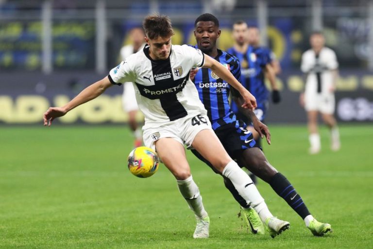 fc-internazionale-v-parma-serie-a-900x600